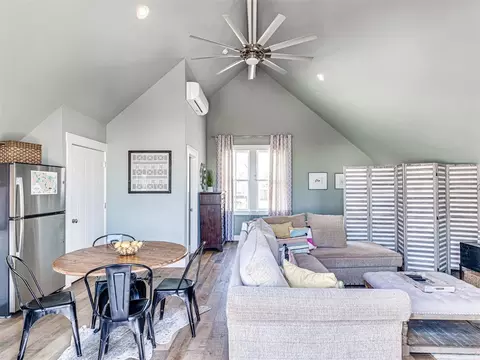 Living - 35 Redbud Ln, Carlton Landing, OK 74432 photo 4 of 5