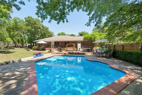 4409 Martin Dr, Edmond, OK 73034