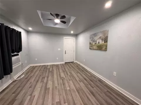 Living - 95 Cimarron Rd, Crescent, OK 73028 photo 3 of 5