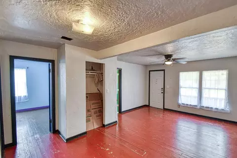 Living - 717 E Johnson St, Norman, OK 73071 photo 6 of 8