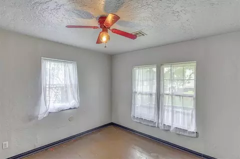 Bedroom - 717 E Johnson St, Norman, OK 73071 photo 1 of 6