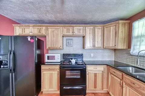 Kitchen - 717 E Johnson St, Norman, OK 73071 photo 3 of 4