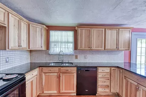 Kitchen - 717 E Johnson St, Norman, OK 73071 photo 4 of 4