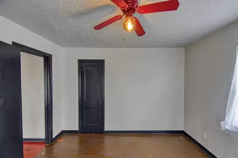 Bedroom - 717 E Johnson St, Norman, OK 73071 photo 2 of 6