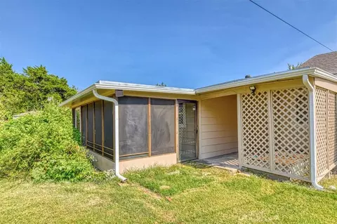 Exterior - 717 E Johnson St, Norman, OK 73071 photo 7 of 7