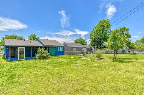 Exterior - 717 E Johnson St, Norman, OK 73071 photo 6 of 6