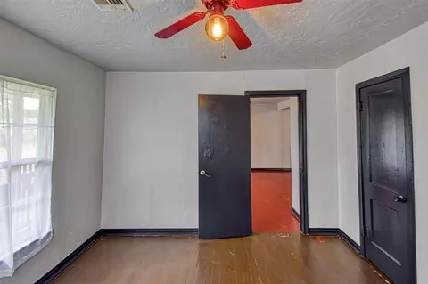 Bedroom - 717 E Johnson St, Norman, OK 73071 photo 3 of 6