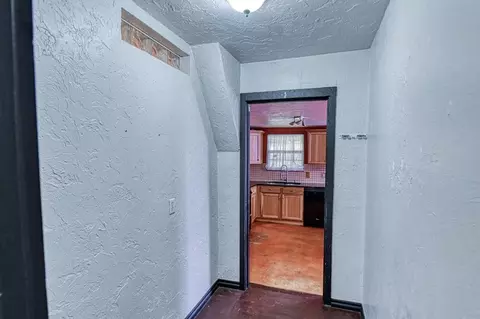 Entry Way - 717 E Johnson St, Norman, OK 73071 photo 3 of 5