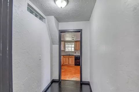 Entry Way - 717 E Johnson St, Norman, OK 73071 photo 2 of 3