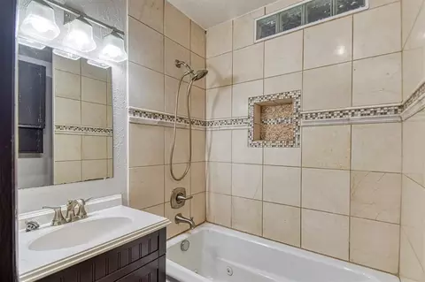 Bath - 717 E Johnson St, Norman, OK 73071 photo 1 of 3