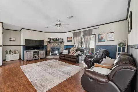 Living - 10170 E Post Oak Rd, Noble, OK 73068 photo 2 of 2