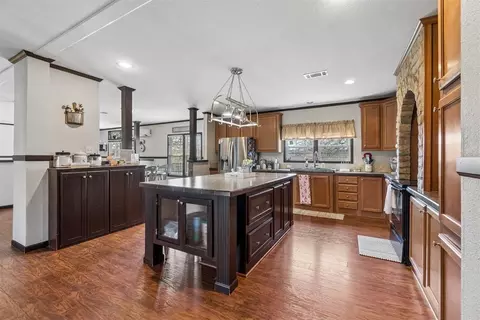 Kitchen - 10170 E Post Oak Rd, Noble, OK 73068 photo 3 of 5