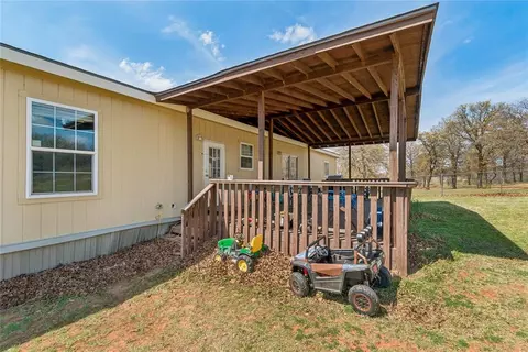Exterior - 10170 E Post Oak Rd, Noble, OK 73068 photo 3 of 5
