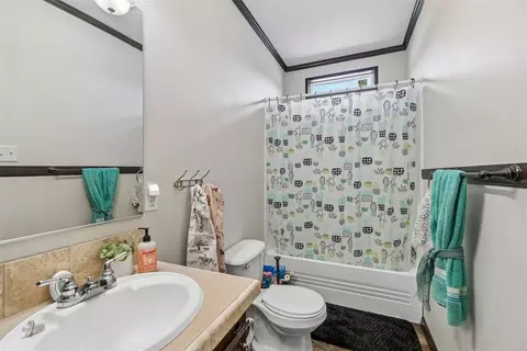 Bath - 10170 E Post Oak Rd, Noble, OK 73068 photo 3 of 3