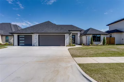 9305 NW 84th St, Yukon, OK 73099