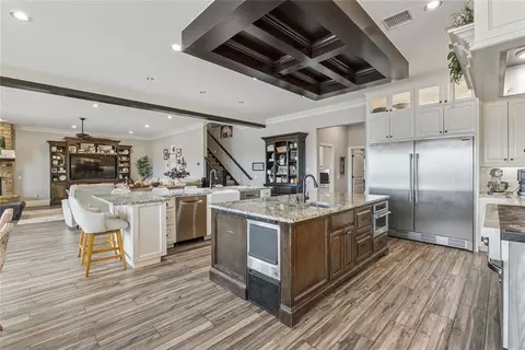Kitchen - 10150 E Post Oak Rd, Noble, OK 73068 photo 3 of 4