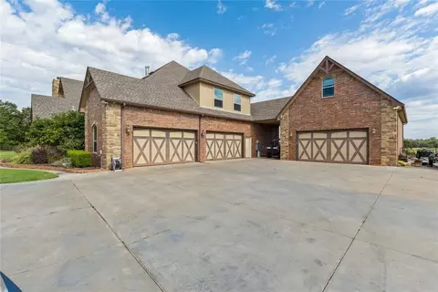 Exterior - 10150 E Post Oak Rd, Noble, OK 73068 photo 3 of 9