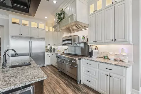 Kitchen - 10150 E Post Oak Rd, Noble, OK 73068 photo 4 of 4