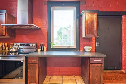 Kitchen - 1302 E Main St, Shawnee, OK 74801 photo 7 of 8