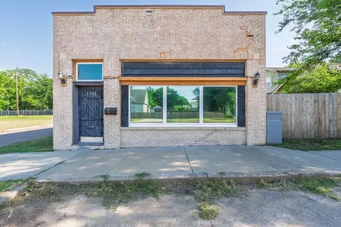 1302 E Main St, Shawnee, OK 74801