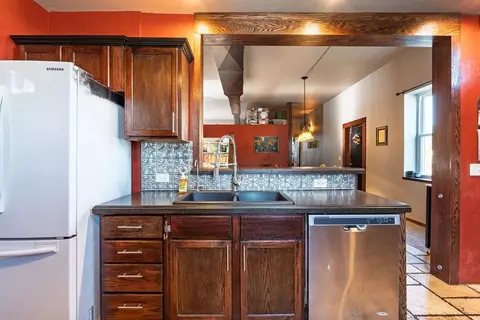 Kitchen - 1302 E Main St, Shawnee, OK 74801 photo 4 of 8