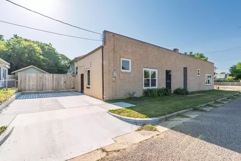 Exterior - 1302 E Main St, Shawnee, OK 74801 photo 3 of 11