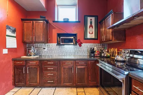 Kitchen - 1302 E Main St, Shawnee, OK 74801 photo 3 of 8