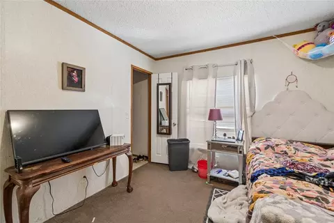 Bedroom - 10250 E Post Oak Rd, Noble, OK 73068 photo 2 of 3