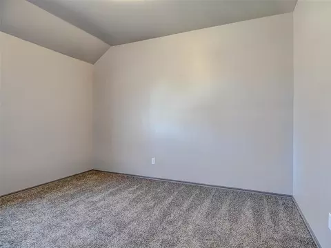 Bedroom - 15957 Pecan Rd, Mcloud, OK 74851 photo 3 of 7