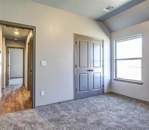 Bedroom - 15957 Pecan Rd, Mcloud, OK 74851 photo 4 of 7