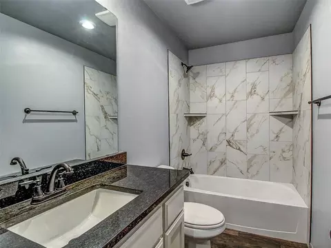 Bath - 15957 Pecan Rd, Mcloud, OK 74851 photo 1 of 4