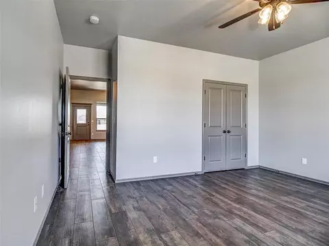 Bedroom - 15957 Pecan Rd, Mcloud, OK 74851 photo 1 of 7