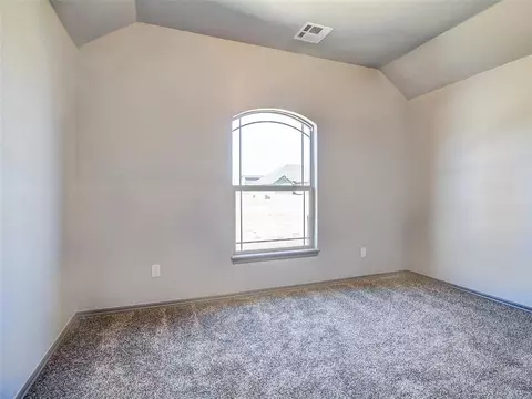 Bedroom - 15957 Pecan Rd, Mcloud, OK 74851 photo 2 of 7