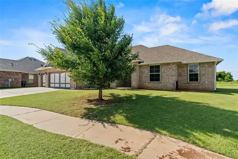 11216 SW 42nd Ct, Mustang, OK 73064