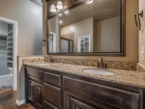 Bath - 30360 Buck Ln, Mcloud, OK 74851 photo 1 of 6