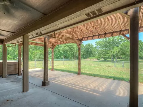 Exterior - 30360 Buck Ln, Mcloud, OK 74851 photo 5 of 8