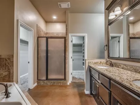 Bath - 30360 Buck Ln, Mcloud, OK 74851 photo 2 of 6