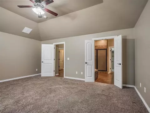 Bedroom - 30360 Buck Ln, Mcloud, OK 74851 photo 3 of 7