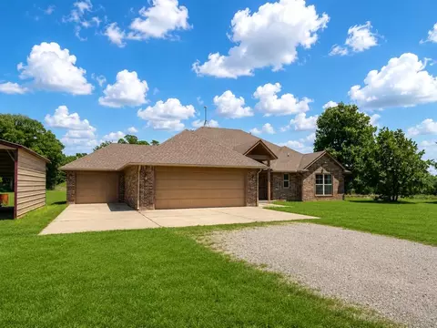 Exterior - 30360 Buck Ln, Mcloud, OK 74851 photo 2 of 8