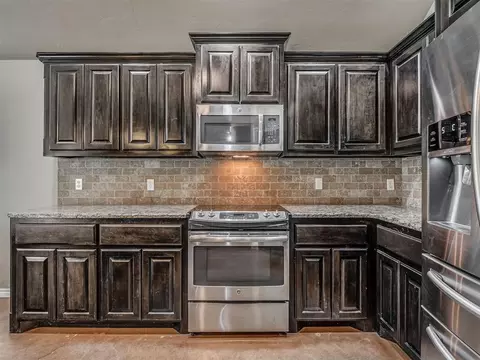 Kitchen - 30360 Buck Ln, Mcloud, OK 74851 photo 5 of 6