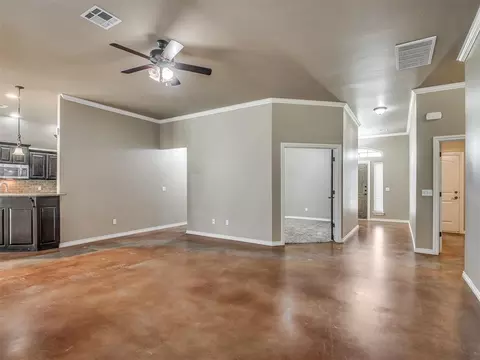 Living - 30360 Buck Ln, Mcloud, OK 74851 photo 3 of 3