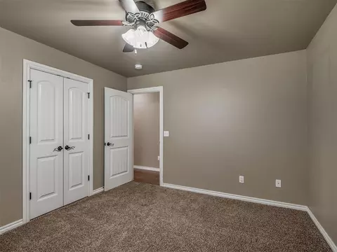 Bedroom - 30360 Buck Ln, Mcloud, OK 74851 photo 5 of 7