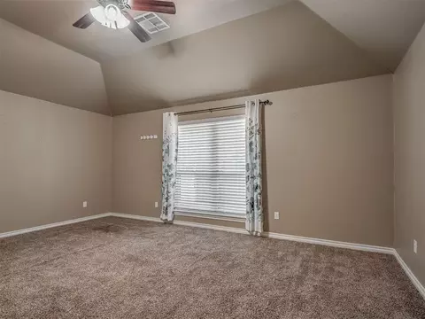 Bedroom - 30360 Buck Ln, Mcloud, OK 74851 photo 2 of 7