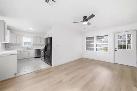 220 W 9th St, Edmond, OK 73003