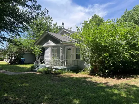 701 SW 3rd St, Tuttle, OK 73089