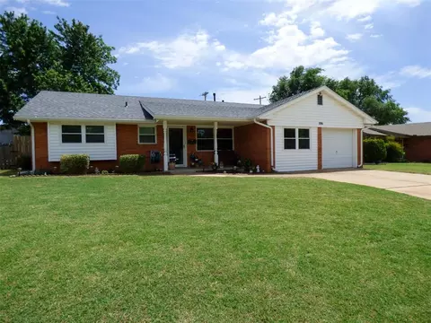 106 Kelly Dr, Moore, OK 73160