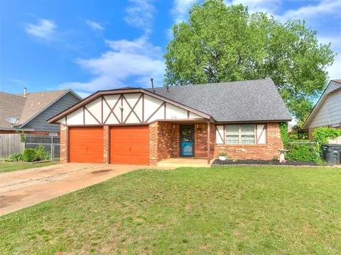 216 S Morgan Dr, Moore, OK 73160