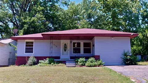 210 N Roosevelt Ave, Shawnee, OK 74801
