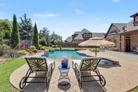 800 Newport Bridge Ct, Edmond, OK 73034