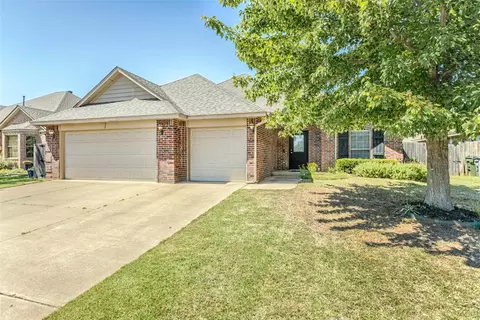 1801 Woody Ln, Edmond, OK 73003